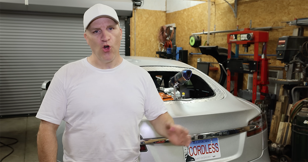 大改 Tesla 裝上發電機 大改 Tesla 裝上發電機