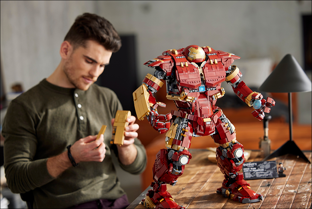 樂高 LEGO 正式推出全新 Marvel「浩克毀滅者」積木模型，由 4,049 塊積木組成、身長 52 公分 - 電腦王阿達