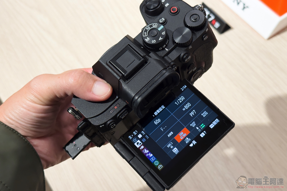 AI 加持微幅調漲，Sony A7R5 全幅無反在台登場動手玩 - 電腦王阿達