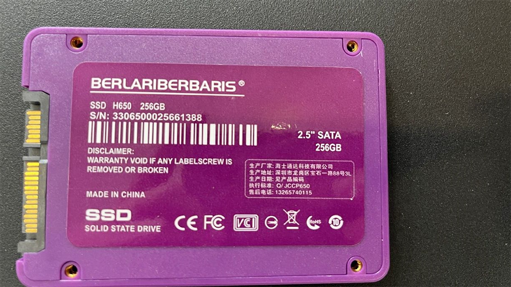 中國網友僅花約 NT$350 就買到 256GB SSD，拆開一看結果是由 4 張 SD 卡組成 - 電腦王阿達