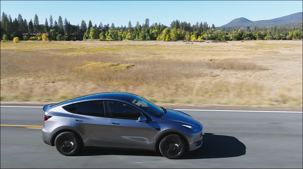 特斯拉 Tesla Model Y 「快銀」全新車色實車首度亮相 - 電腦王阿達