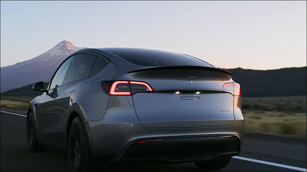 特斯拉 Tesla Model Y 「快銀」全新車色實車首度亮相 - 電腦王阿達 特斯拉 Tesla Model Y 「快銀」全新車色實車首度亮相 - 電腦王阿達