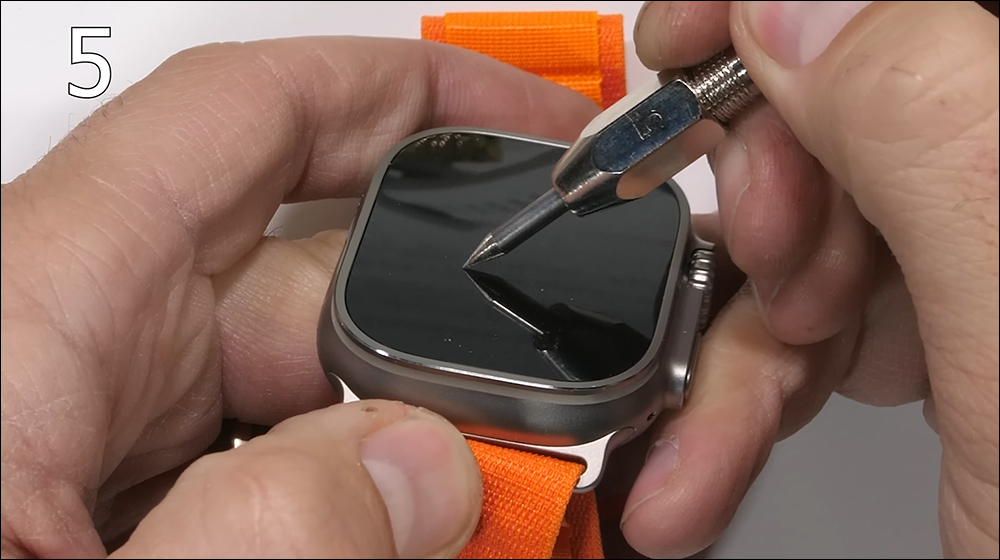Apple Watch Ultra 耐刮實測,藍寶石玻璃真的夠強嗎? - 電腦王阿達 Apple Watch Ultra 耐刮實測,藍寶石玻璃真的夠強嗎? - 電腦王阿達