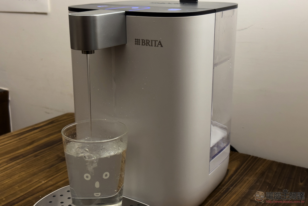 BRITA Model ONE 智能瞬熱 UVC 滅菌開飲機 開箱!4 重深層濾淨化、光觸滅菌、不鏽鋼厚膜瞬熱技術 輕鬆得到「你要的水」 - 電腦王阿達 BRITA Model ONE 智能瞬熱 UVC 滅菌開飲機 開箱!4 重深層濾淨化、光觸滅菌、不鏽鋼厚膜瞬熱技術 輕鬆得到「你要的水」 - 電腦王阿達