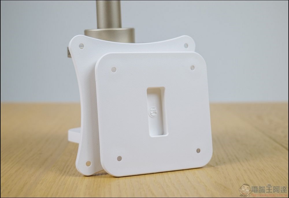 DOT STAND 自動升降螢幕支架 - 05 DOT STAND 自動升降螢幕支架 - 05