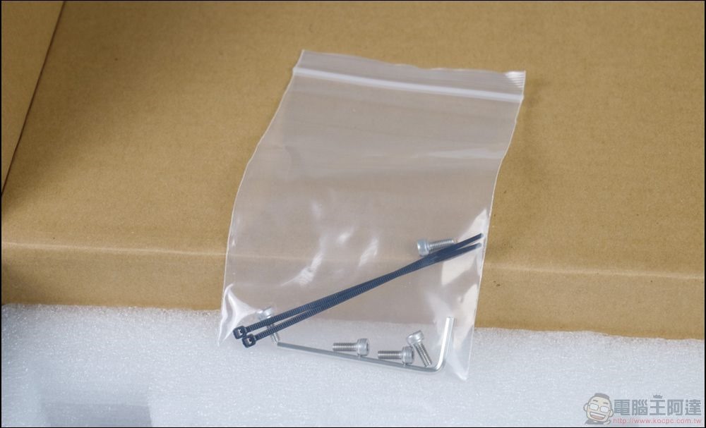 DOT STAND 自動升降螢幕支架 - 07 DOT STAND 自動升降螢幕支架 - 07
