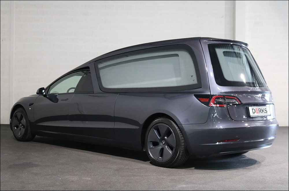 荷蘭改裝品牌 Derks 打造 Tesla Model 3 靈車版,「儀式感」滿分!一生只能躺著搭一次? - 電腦王阿達 荷蘭改裝品牌 Derks 打造 Tesla Model 3 靈車版,「儀式感」滿分!一生只能躺著搭一次? - 電腦王阿達