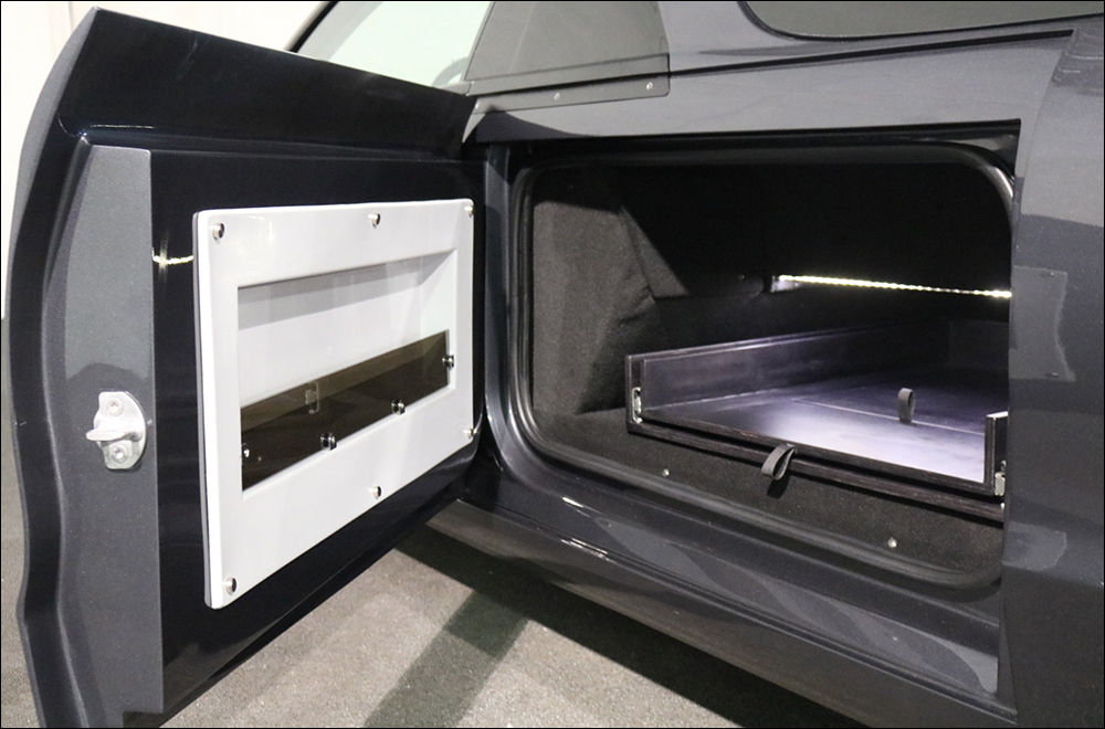 荷蘭改裝品牌 Derks 打造 Tesla Model 3 靈車版,「儀式感」滿分!一生只能躺著搭一次? - 電腦王阿達 荷蘭改裝品牌 Derks 打造 Tesla Model 3 靈車版,「儀式感」滿分!一生只能躺著搭一次? - 電腦王阿達