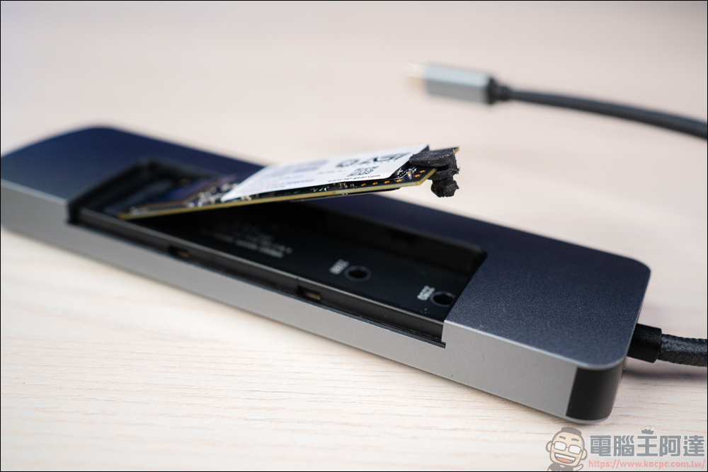 LINQ 9-in-1 SSD Pro Studio Hub 集線器,整合 Hub + SSD 外接盒、讀卡機、HDMI、高速 RJ-45、100W PD快充 九大功能 - 電腦王阿達 LINQ 9-in-1 SSD Pro Studio Hub 集線器,整合 Hub + SSD 外接盒、讀卡機、HDMI、高速 RJ-45、100W PD快充 九大功能 - 電腦王阿達
