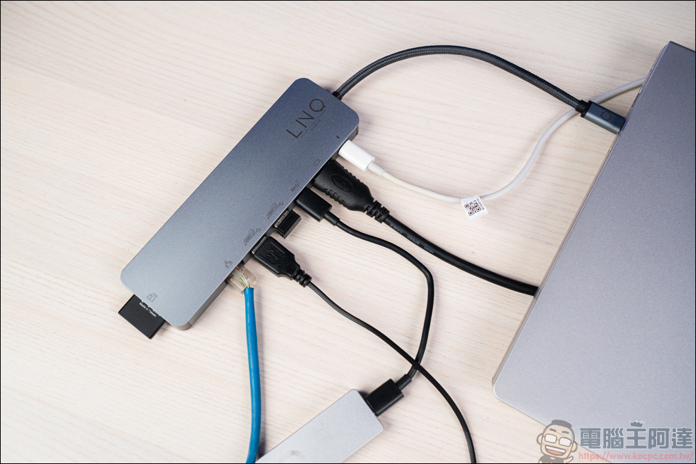 LINQ 9-in-1 SSD Pro Studio Hub 集線器,整合 Hub + SSD 外接盒、讀卡機、HDMI、高速 RJ-45、100W PD快充 九大功能 - 電腦王阿達 LINQ 9-in-1 SSD Pro Studio Hub 集線器,整合 Hub + SSD 外接盒、讀卡機、HDMI、高速 RJ-45、100W PD快充 九大功能 - 電腦王阿達