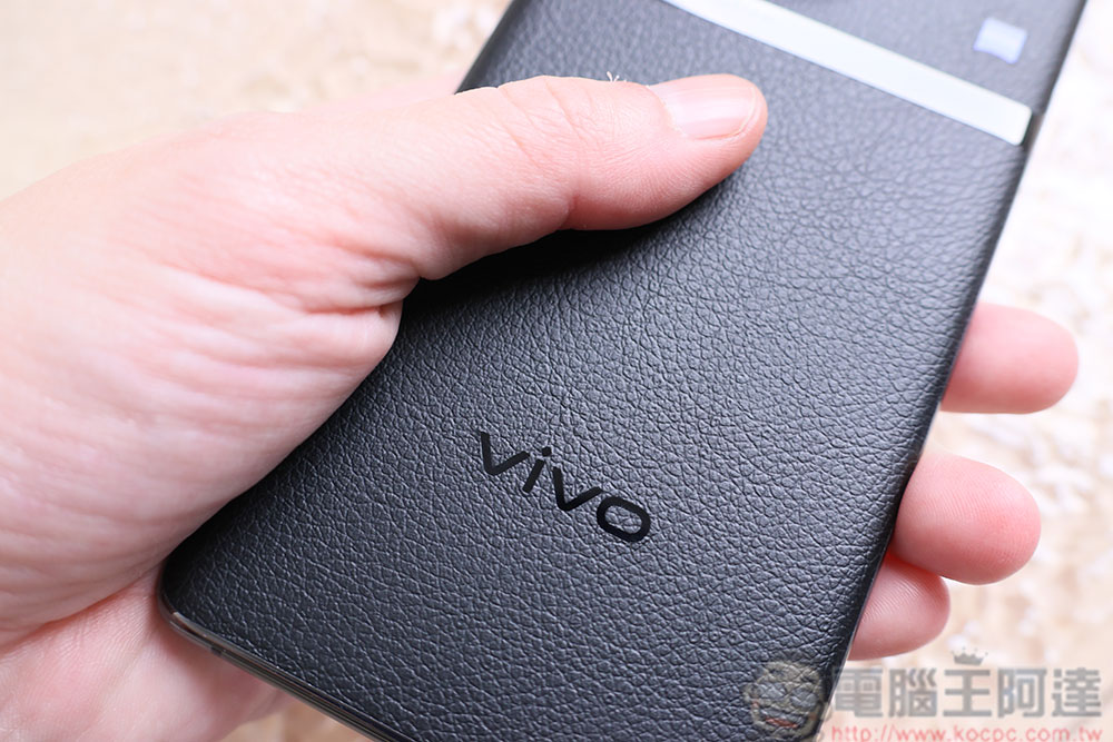 vivo X90 Pro、X90 開箱實拍:徒手輕鬆捕捉星空月球,蔡司加持唯美耀斑人像 - 電腦王阿達 vivo X90 Pro、X90 開箱實拍:徒手輕鬆捕捉星空月球,蔡司加持唯美耀斑人像 - 電腦王阿達