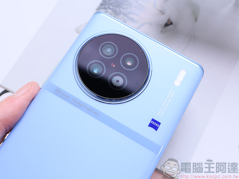vivo X90 Pro、X90 開箱實拍:徒手輕鬆捕捉星空月球,蔡司加持唯美耀斑人像 - 電腦王阿達 vivo X90 Pro、X90 開箱實拍:徒手輕鬆捕捉星空月球,蔡司加持唯美耀斑人像 - 電腦王阿達