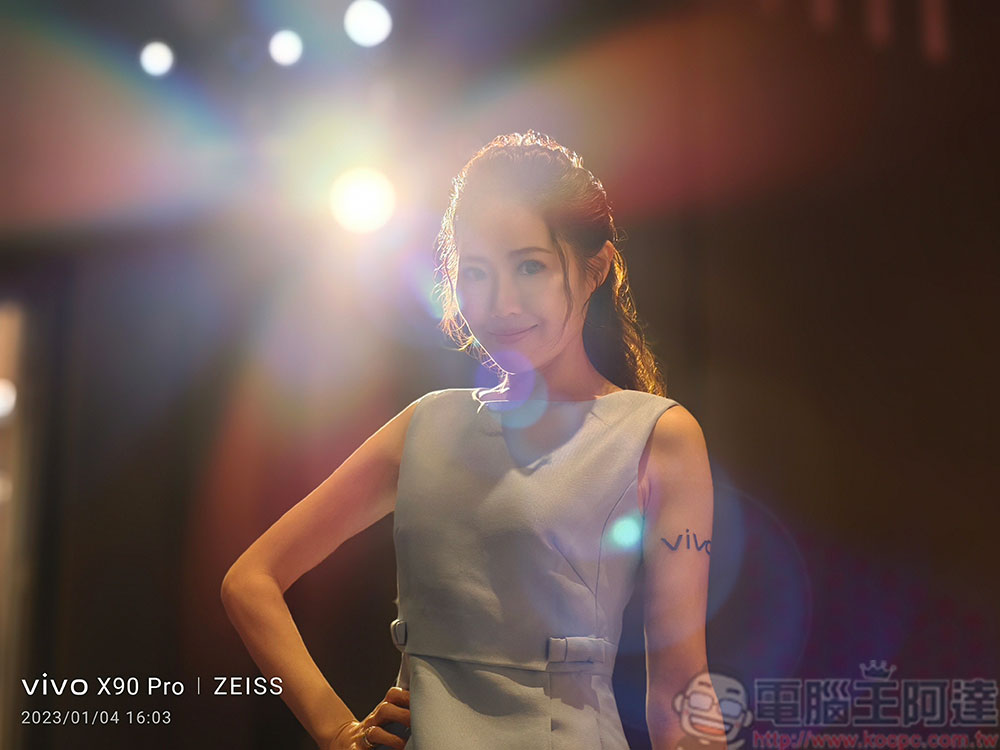 vivo X90 Pro、X90 開箱實拍:徒手輕鬆捕捉星空月球,蔡司加持唯美耀斑人像 - 電腦王阿達 vivo X90 Pro、X90 開箱實拍:徒手輕鬆捕捉星空月球,蔡司加持唯美耀斑人像 - 電腦王阿達