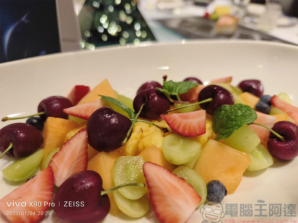 vivo X90 Pro、X90 開箱實拍:徒手輕鬆捕捉星空月球,蔡司加持唯美耀斑人像 - 電腦王阿達 vivo X90 Pro、X90 開箱實拍:徒手輕鬆捕捉星空月球,蔡司加持唯美耀斑人像 - 電腦王阿達