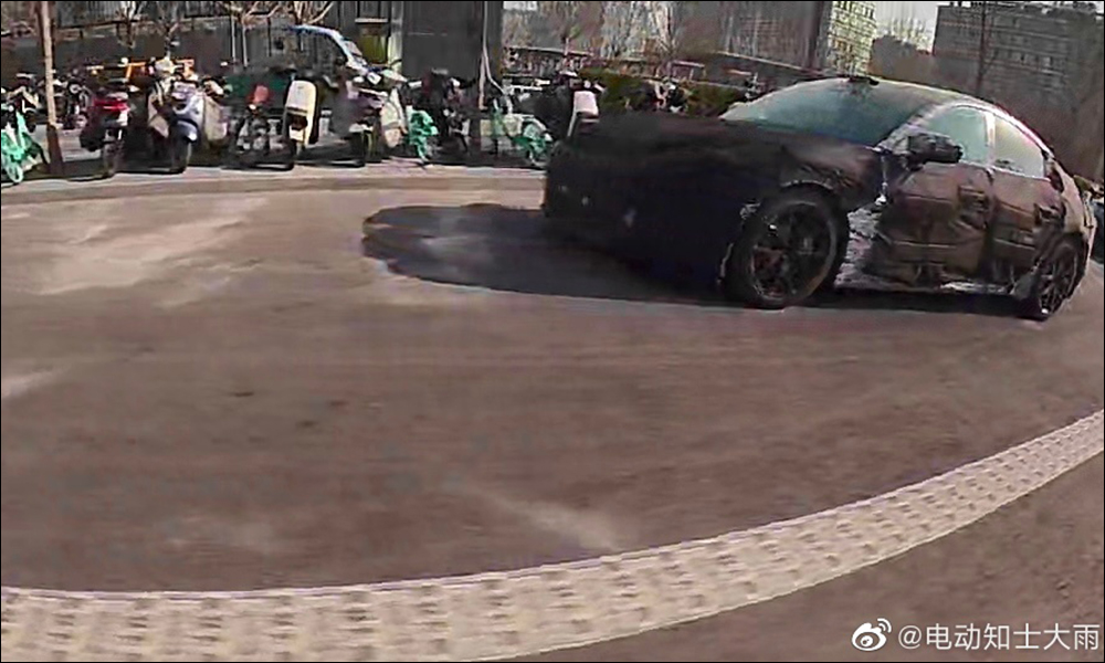 小米汽車重度偽裝被捕獲,首款電動車採運動轎跑車型,像極了平價版的 Porsche Taycan? - 電腦王阿達 小米汽車重度偽裝被捕獲,首款電動車採運動轎跑車型,像極了平價版的 Porsche Taycan? - 電腦王阿達