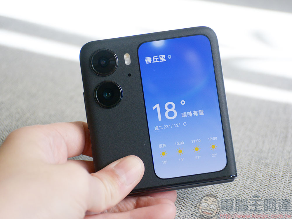 OPPO Find N2 Flip 實測、實拍:精巧百變大電量,體現你的時尚「摺」學 - 電腦王阿達 OPPO Find N2 Flip 實測、實拍:精巧百變大電量,體現你的時尚「摺」學 - 電腦王阿達