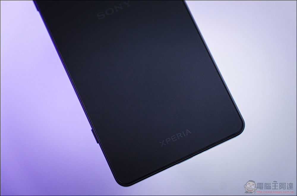 疑似 Sony 新旗艦 Xperia 1 V 機身背面諜照曝光,傳將取消 3D iToF 感應器和 RGB IR 紅外線感光元件 - 電腦王阿達 疑似 Sony 新旗艦 Xperia 1 V 機身背面諜照曝光,傳將取消 3D iToF 感應器和 RGB IR 紅外線感光元件 - 電腦王阿達