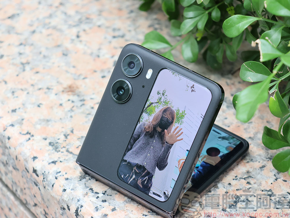 OPPO Find N2 Flip 實測、實拍:精巧百變大電量,體現你的時尚「摺」學 - 電腦王阿達 OPPO Find N2 Flip 實測、實拍:精巧百變大電量,體現你的時尚「摺」學 - 電腦王阿達