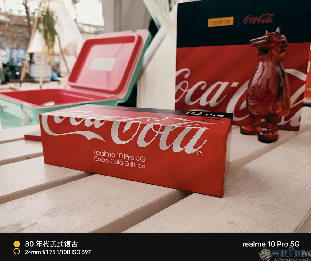 最受歡迎快樂水!realme 10 Pro 可口可樂聯名限定版 Coca-Cola Edition 動眼看, realmeow 限定公仔同步亮相! - 電腦王阿達 最受歡迎快樂水!realme 10 Pro 可口可樂聯名限定版 Coca-Cola Edition 動眼看, realmeow 限定公仔同步亮相! - 電腦王阿達