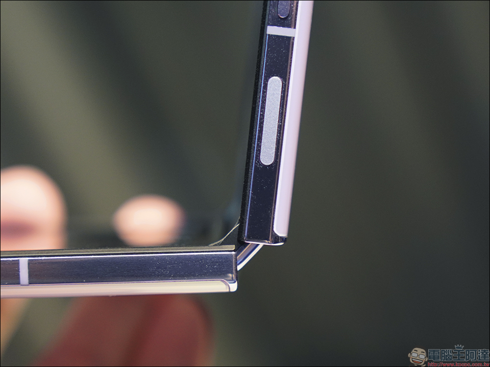Apple 對應摺疊 iPhone 容易摔破貴鬆鬆螢幕的妙招是「自動摺疊」 - 電腦王阿達 Apple 對應摺疊 iPhone 容易摔破貴鬆鬆螢幕的妙招是「自動摺疊」 - 電腦王阿達