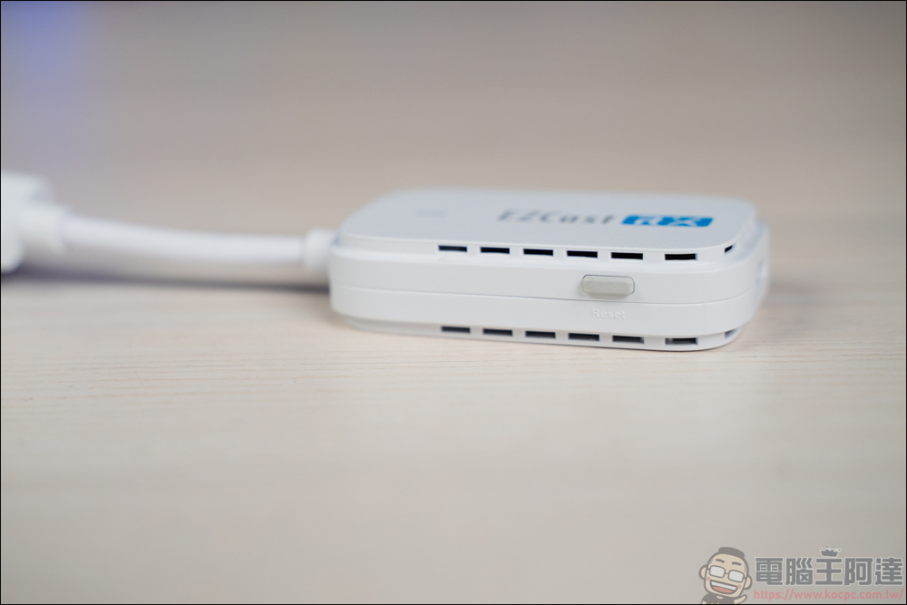 EZCast Pocket 高畫質無線投影傳輸器,不需要 APP 、網路、安裝就能快速無線投影!HDMI 線還留著幹嘛? - 電腦王阿達 EZCast Pocket 高畫質無線投影傳輸器,不需要 APP 、網路、安裝就能快速無線投影!HDMI 線還留著幹嘛? - 電腦王阿達
