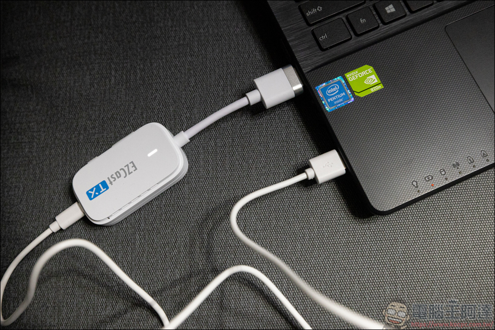 EZCast Pocket 高畫質無線投影傳輸器,不需要 APP 、網路、安裝就能快速無線投影!HDMI 線還留著幹嘛? - 電腦王阿達 EZCast Pocket 高畫質無線投影傳輸器,不需要 APP 、網路、安裝就能快速無線投影!HDMI 線還留著幹嘛? - 電腦王阿達