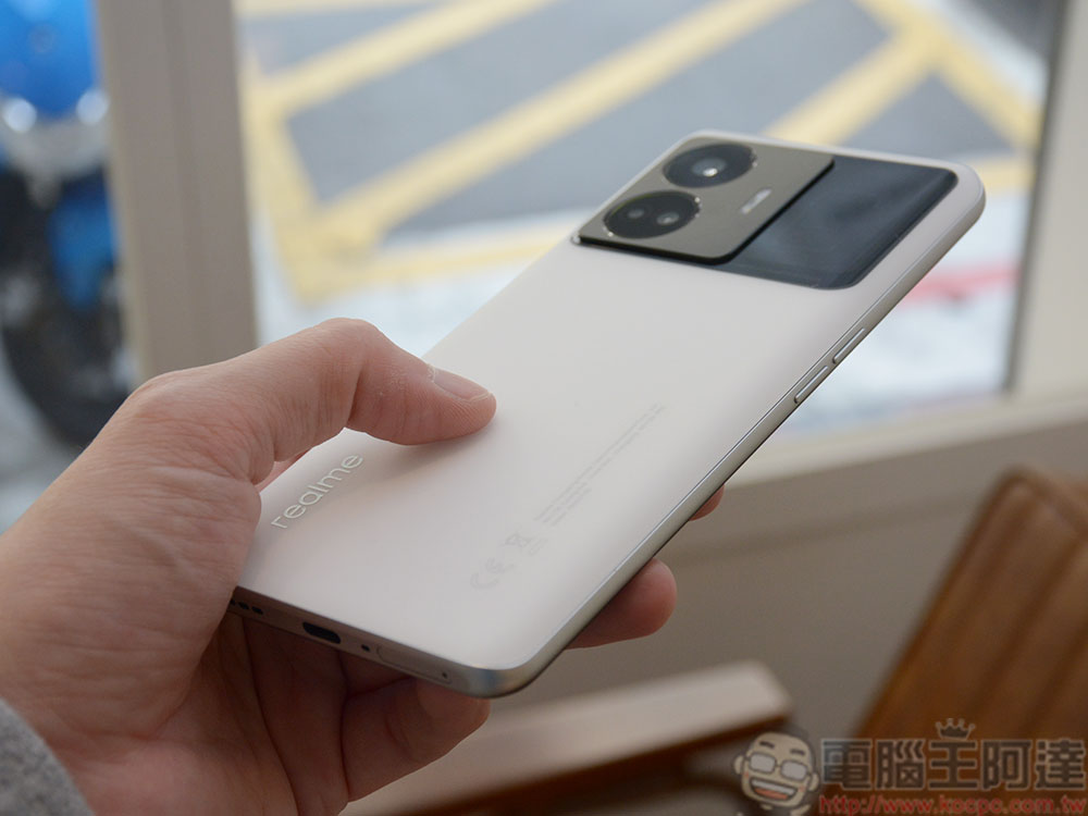 240W SUPERVOOC 飆速秒充旗艦 realme GT3 實機動眼看 - 電腦王阿達 240W SUPERVOOC 飆速秒充旗艦 realme GT3 實機動眼看 - 電腦王阿達