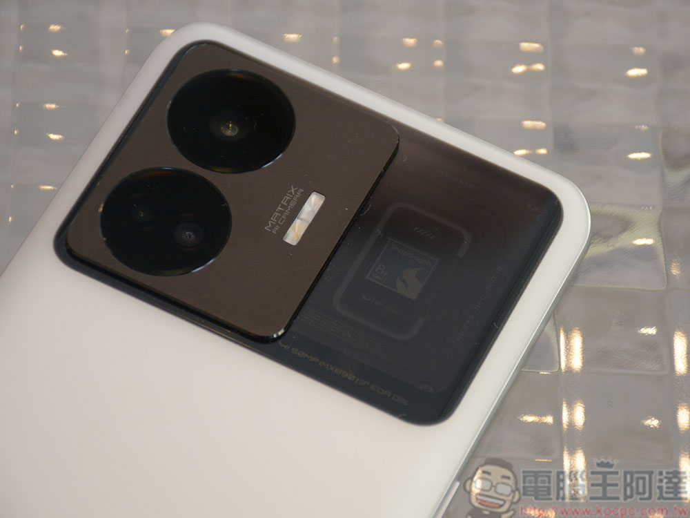 240W SUPERVOOC 飆速秒充旗艦 realme GT3 實機動眼看 - 電腦王阿達 240W SUPERVOOC 飆速秒充旗艦 realme GT3 實機動眼看 - 電腦王阿達