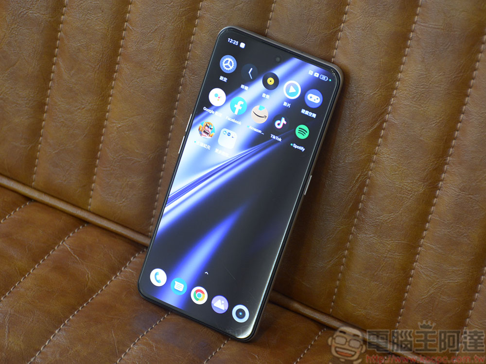 240W SUPERVOOC 飆速秒充旗艦 realme GT3 實機動眼看 - 電腦王阿達 240W SUPERVOOC 飆速秒充旗艦 realme GT3 實機動眼看 - 電腦王阿達