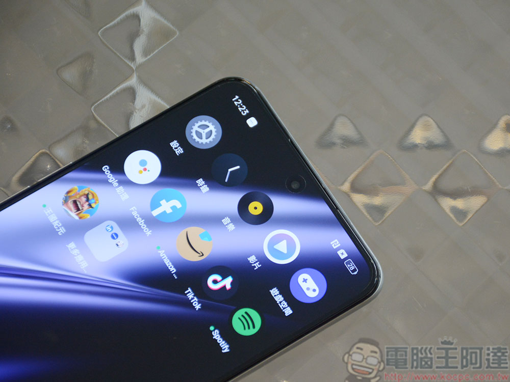 240W SUPERVOOC 飆速秒充旗艦 realme GT3 實機動眼看 - 電腦王阿達 240W SUPERVOOC 飆速秒充旗艦 realme GT3 實機動眼看 - 電腦王阿達