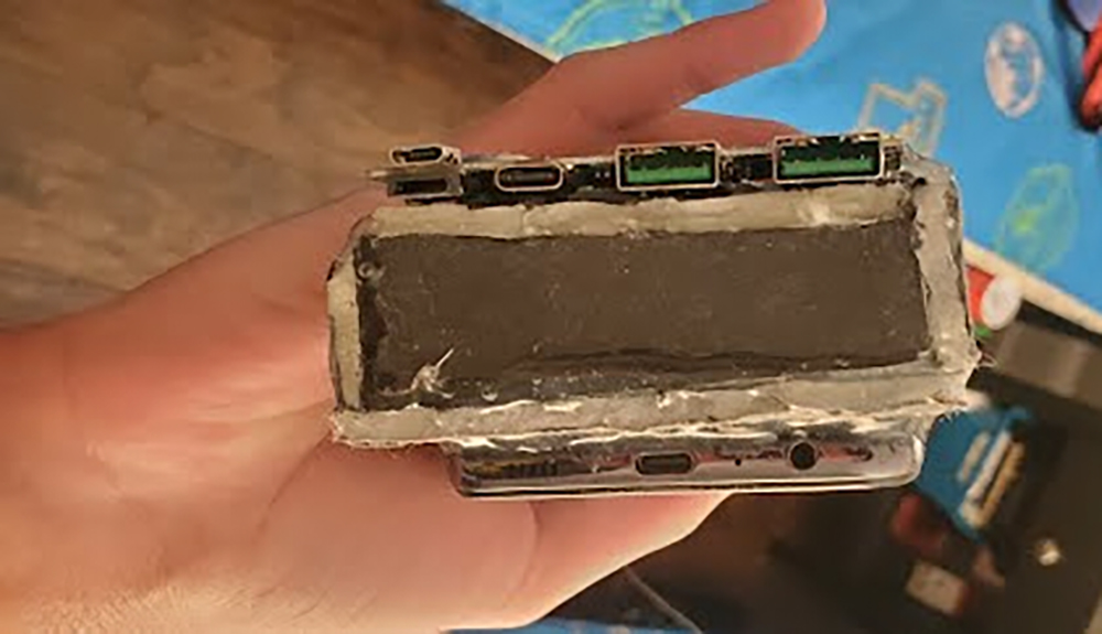 是磚還是炸彈?狂人將三星手機升級 30000mAh 爆強電量 - 電腦王阿達 是磚還是炸彈?狂人將三星手機升級 30000mAh 爆強電量 - 電腦王阿達