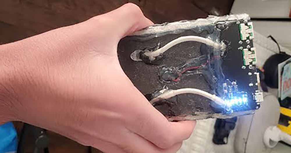 是磚還是炸彈?狂人將三星手機升級 30000mAh 爆強電量 - 電腦王阿達 是磚還是炸彈?狂人將三星手機升級 30000mAh 爆強電量 - 電腦王阿達