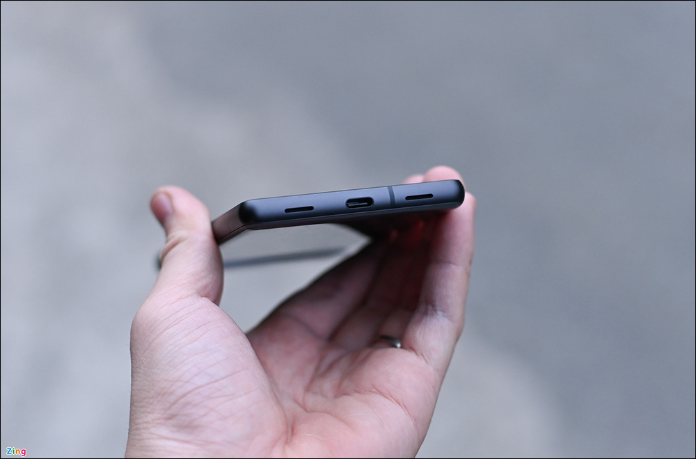 Google Pixel 7a 動手玩再次曝光!確認配備 8GB RAM,預期將支援「電力分享功能」 - 電腦王阿達 Google Pixel 7a 動手玩再次曝光!確認配備 8GB RAM,預期將支援「電力分享功能」 - 電腦王阿達