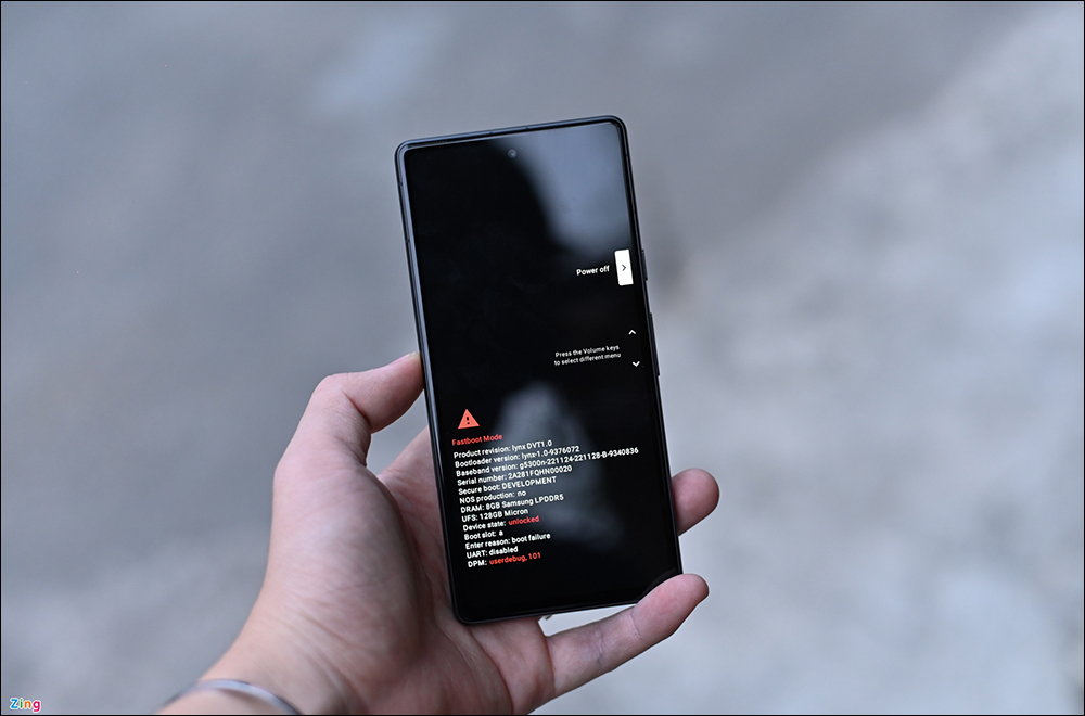 Google Pixel 7a 動手玩再次曝光!確認配備 8GB RAM,預期將支援「電力分享功能」 - 電腦王阿達 Google Pixel 7a 動手玩再次曝光!確認配備 8GB RAM,預期將支援「電力分享功能」 - 電腦王阿達