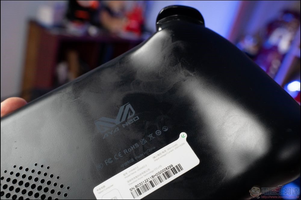 AYANEO2 開箱:搭載AMD6800U處理器,台灣你能買到的最強電競掌機 (16) AYANEO2 開箱:搭載AMD6800U處理器,台灣你能買到的最強電競掌機 (16)
