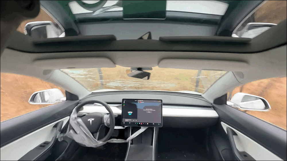 特斯拉 Model 3 改裝 10 英尺高巨大輪子,測試能否顛倒行駛成為翻滾特技車 - 電腦王阿達 特斯拉 Model 3 改裝 10 英尺高巨大輪子,測試能否顛倒行駛成為翻滾特技車 - 電腦王阿達