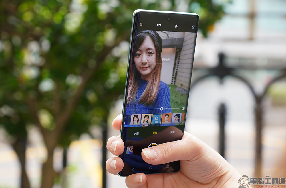 vivo V27 5G自帶光環人像神機開箱|獨創時尚柔光環、最豐富美妝美顏模式前後 5000 萬畫素,全球首發天璣 7200 處理器 - 電腦王阿達 vivo V27 5G自帶光環人像神機開箱|獨創時尚柔光環、最豐富美妝美顏模式前後 5000 萬畫素,全球首發天璣 7200 處理器 - 電腦王阿達
