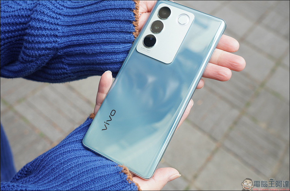 vivo V27 5G自帶光環人像神機開箱|獨創時尚柔光環、最豐富美妝美顏模式前後 5000 萬畫素,全球首發天璣 7200 處理器 - 電腦王阿達 vivo V27 5G自帶光環人像神機開箱|獨創時尚柔光環、最豐富美妝美顏模式前後 5000 萬畫素,全球首發天璣 7200 處理器 - 電腦王阿達