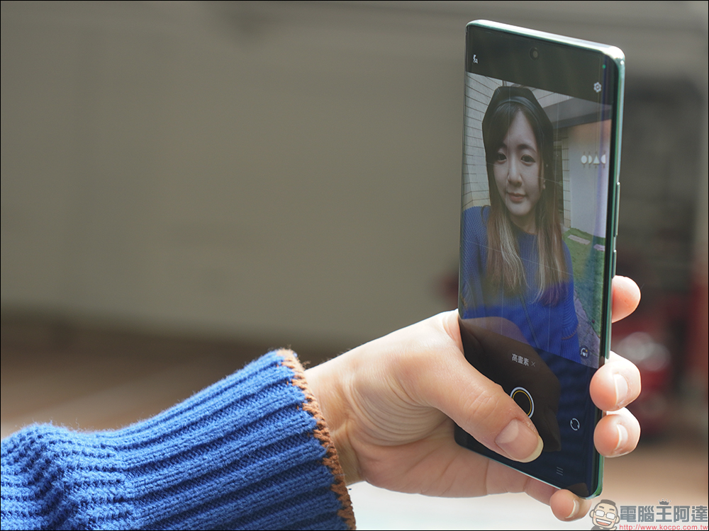 vivo V27 5G自帶光環人像神機開箱|獨創時尚柔光環、最豐富美妝美顏模式前後 5000 萬畫素,全球首發天璣 7200 處理器 - 電腦王阿達 vivo V27 5G自帶光環人像神機開箱|獨創時尚柔光環、最豐富美妝美顏模式前後 5000 萬畫素,全球首發天璣 7200 處理器 - 電腦王阿達