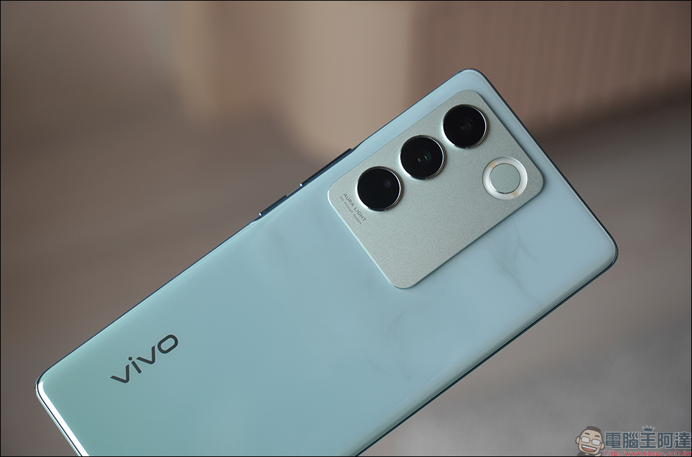 vivo V27 5G自帶光環人像神機開箱|獨創時尚柔光環、最豐富美妝美顏模式前後 5000 萬畫素,全球首發天璣 7200 處理器 - 電腦王阿達 vivo V27 5G自帶光環人像神機開箱|獨創時尚柔光環、最豐富美妝美顏模式前後 5000 萬畫素,全球首發天璣 7200 處理器 - 電腦王阿達