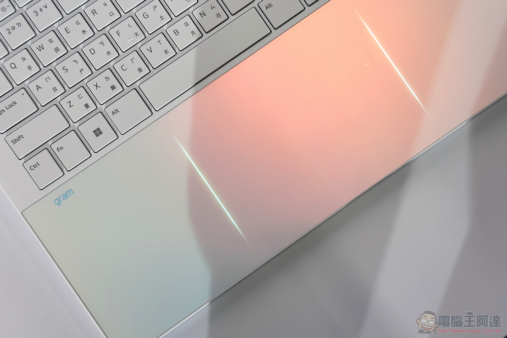 輕炫美型的 LG gram Style 在台登場 - 電腦王阿達 輕炫美型的 LG gram Style 在台登場 - 電腦王阿達