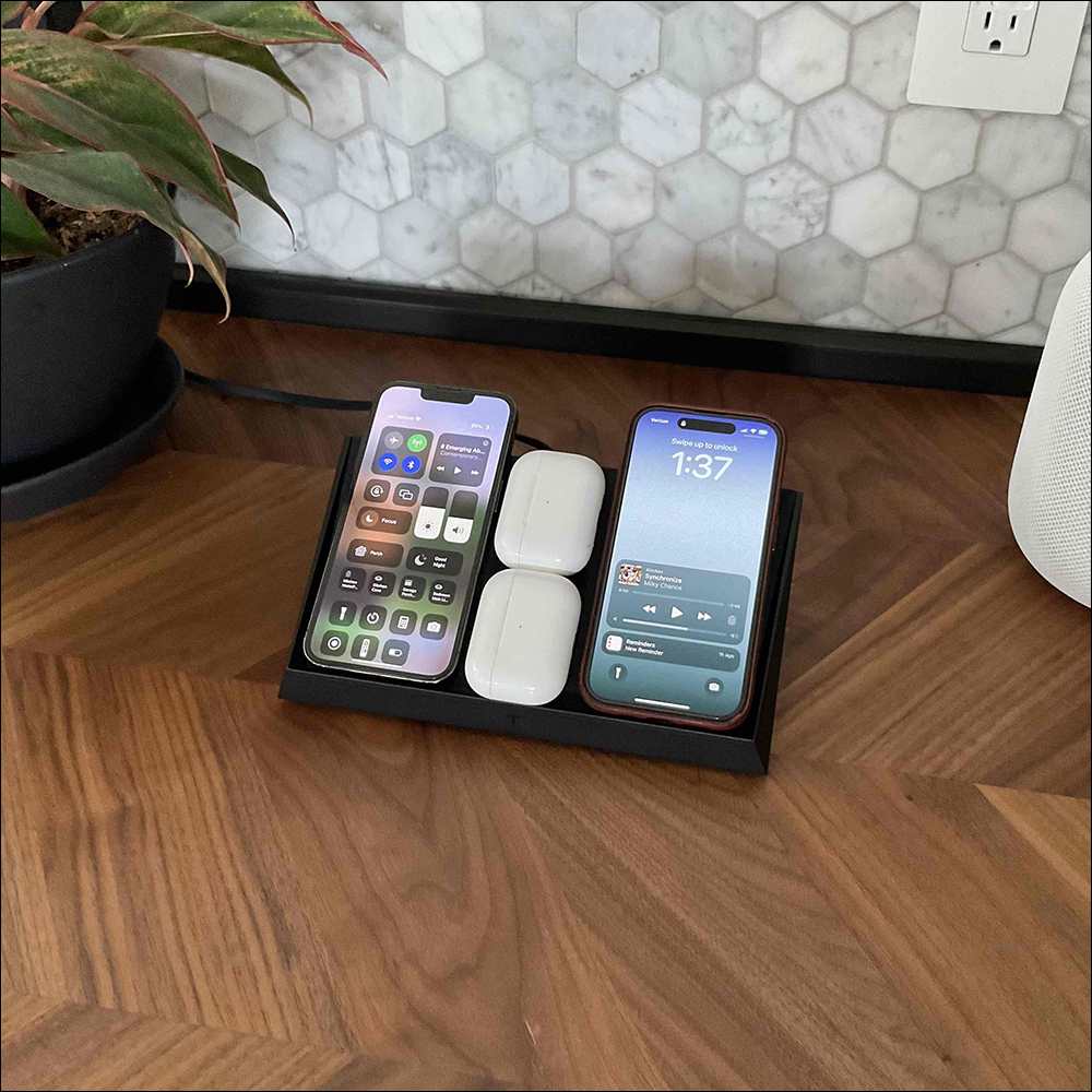 外媒實測特斯拉版的 AirPower 無線充電板,究竟這款 300 美元的產品實際用起來怎麼樣? - 電腦王阿達 外媒實測特斯拉版的 AirPower 無線充電板,究竟這款 300 美元的產品實際用起來怎麼樣? - 電腦王阿達