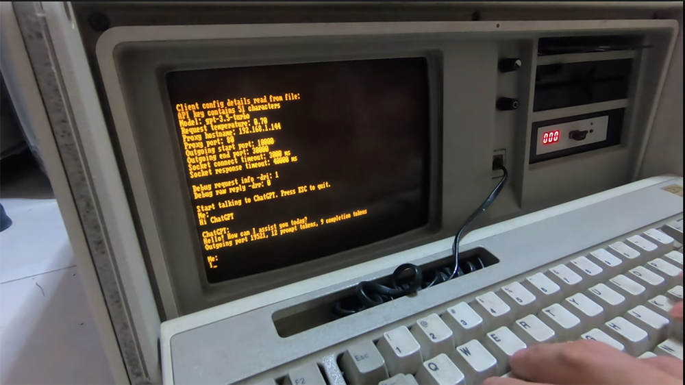 國外有人將 ChatGPT 放入 1984 年的古董級 IBM 電腦中,還真的可以用 - 電腦王阿達 國外有人將 ChatGPT 放入 1984 年的古董級 IBM 電腦中,還真的可以用 - 電腦王阿達
