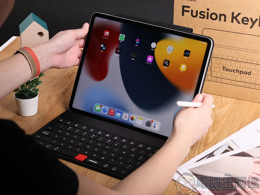 mokibo fusion 無線鍵盤 2.0 (iPad Pro 12.9 吋)開箱實測:多系統支援、多設備連線,觸控、打字手感全面升級 - 電腦王阿達 mokibo fusion 無線鍵盤 2.0 (iPad Pro 12.9 吋)開箱實測:多系統支援、多設備連線,觸控、打字手感全面升級 - 電腦王阿達