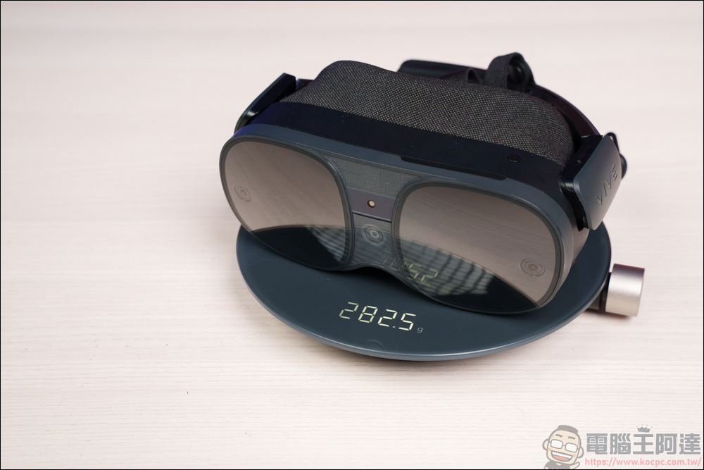 最輕便一體機 HTC VIVE XR Elite 開箱體驗，一機滿足 PC VR + VR 一體機 + MR 所有需求 - 電腦王阿達
