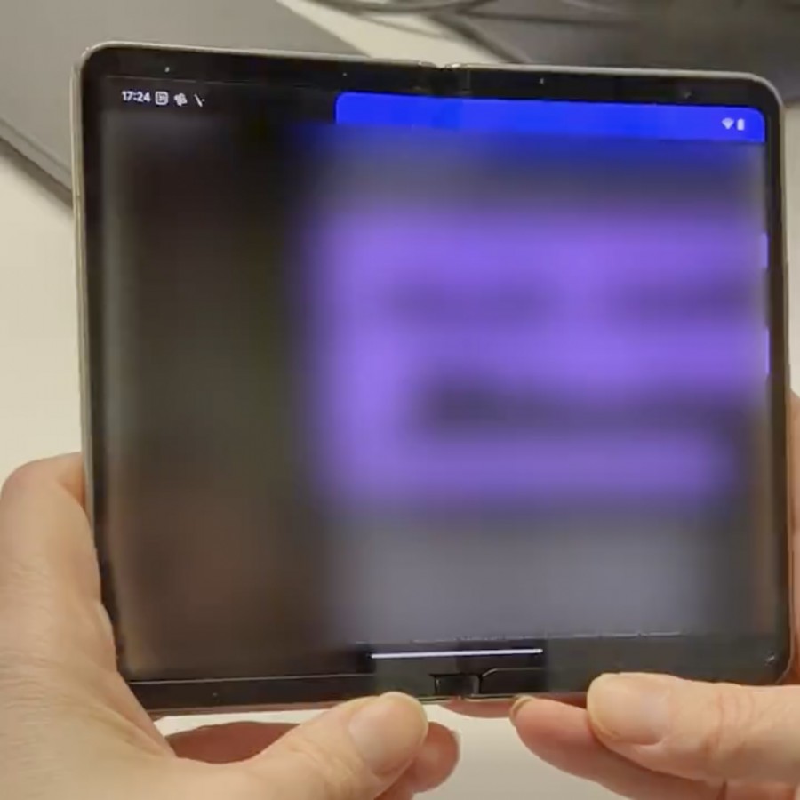 首部 Google Pixel Fold 動手玩影片現身，看起來跟 Oppo Find N2 有點像 - 電腦王阿達