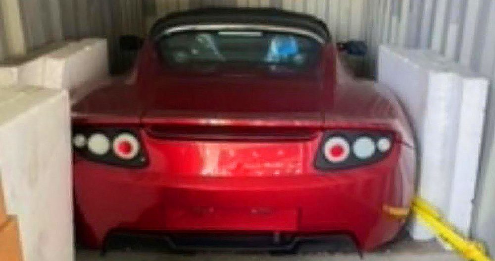 挖到寶還是磚?三台全新初代 Tesla Roadster 擱置十多年被找到,你也可以買 - 電腦王阿達 挖到寶還是磚?三台全新初代 Tesla Roadster 擱置十多年被找到,你也可以買 - 電腦王阿達