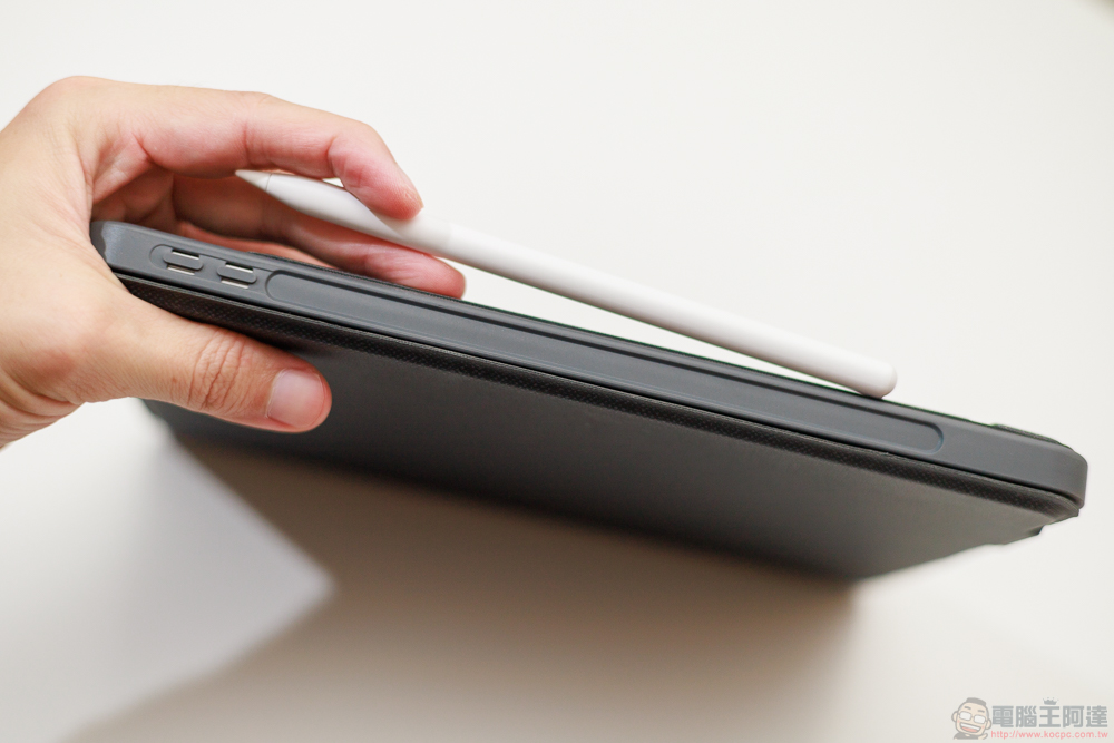 小資族 iPad 體驗全滿足!eiP Magnetix 磁吸可拆式藍牙觸控鍵盤、媲美 Apple Pencil 的磁吸充電觸控筆、專業筆觸磁吸類紙膜 eiP 超大杯全配件開箱 - 電腦王阿達 小資族 iPad 體驗全滿足!eiP Magnetix 磁吸可拆式藍牙觸控鍵盤、媲美 Apple Pencil 的磁吸充電觸控筆、專業筆觸磁吸類紙膜 eiP 超大杯全配件開箱 - 電腦王阿達