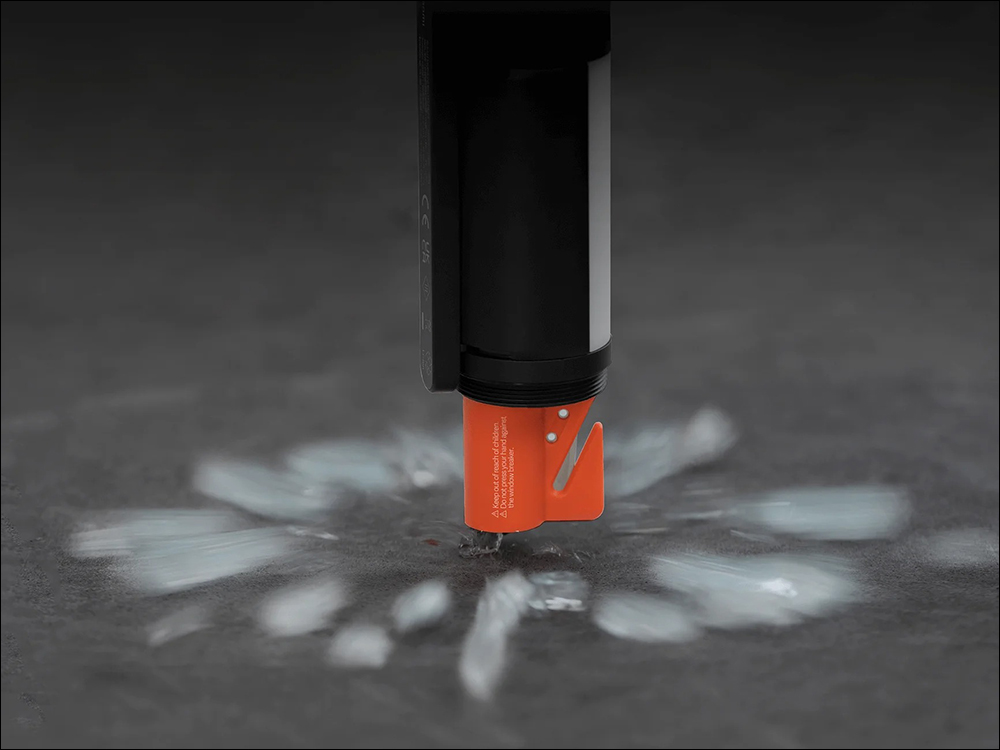 小米 Xiaomi 多功能手電筒在台推出, 1 支具備手電筒、多功能照明側燈、車窗擊破器、安全帶切割器 - 電腦王阿達 小米 Xiaomi 多功能手電筒在台推出, 1 支具備手電筒、多功能照明側燈、車窗擊破器、安全帶切割器 - 電腦王阿達