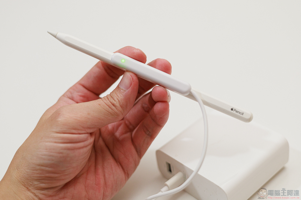 小資族 iPad 體驗全滿足!eiP Magnetix 磁吸可拆式藍牙觸控鍵盤、媲美 Apple Pencil 的磁吸充電觸控筆、專業筆觸磁吸類紙膜 eiP 超大杯全配件開箱 - 電腦王阿達 小資族 iPad 體驗全滿足!eiP Magnetix 磁吸可拆式藍牙觸控鍵盤、媲美 Apple Pencil 的磁吸充電觸控筆、專業筆觸磁吸類紙膜 eiP 超大杯全配件開箱 - 電腦王阿達